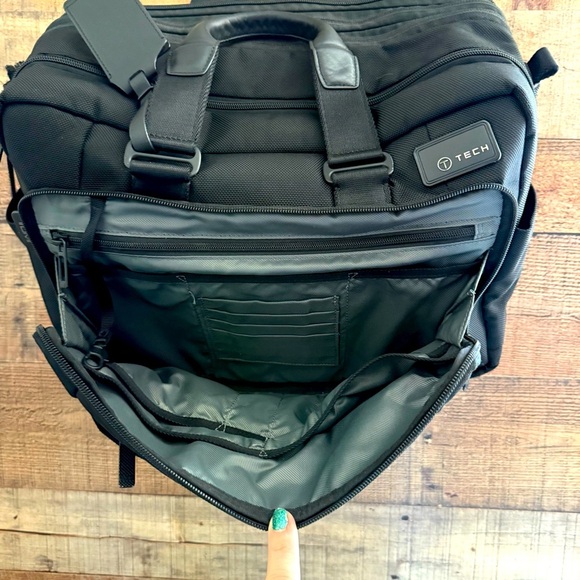 Tumi T-Tech Network T-Pass Expandable Solid Nylon Messenger Briefcase Bag - Picture 8 of 15